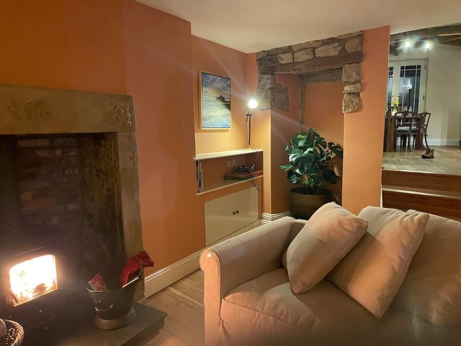 Stunning 3 Bedroom House With Amazing Castle View Άλνγουικ Εξωτερικό φωτογραφία